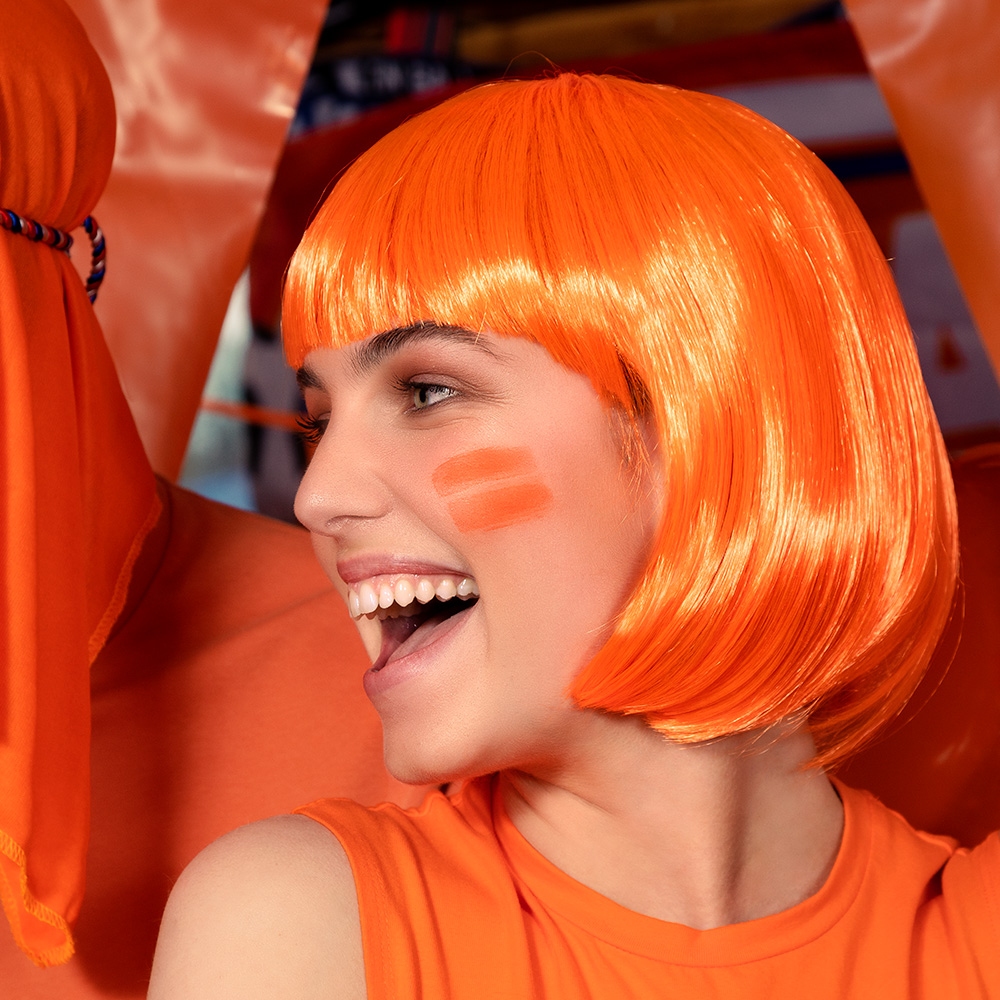 Bob wig – UV Blacklight Cabaret wig – Neon orange - Image 5
