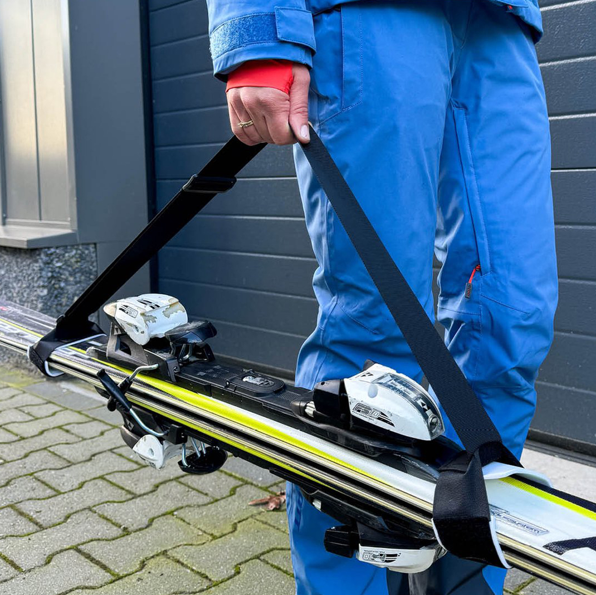 Universal ski carrier - Ski strap with Velcro - Adjustable - Black - Image 8